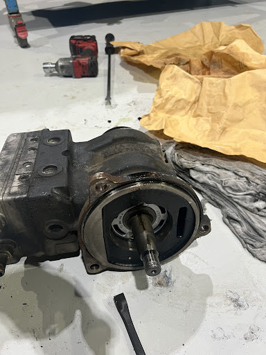 ENGINE WORKS - Visual
