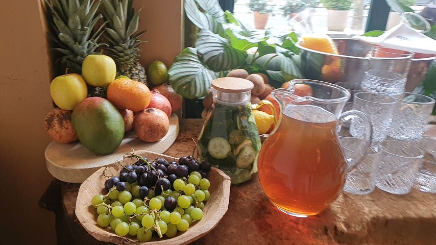 Chez Cézanne by null