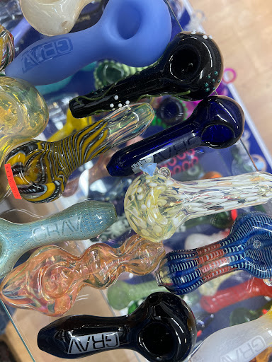 Royalty Smoke & Vape Shop - Thumbnail