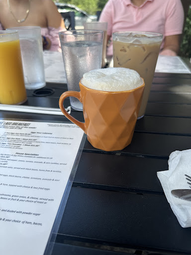 Cafe Lago - Visual