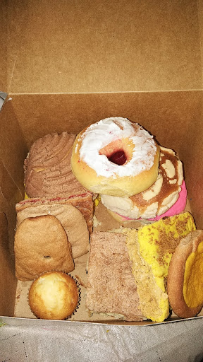 Pano's Bakery - Visual