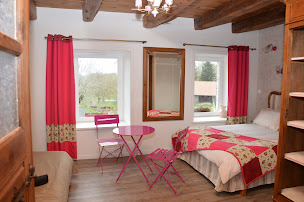 Photo n°18 de La Belle de Vezet à Saint-Jean-Lachalm (Chambre d'hôtes)