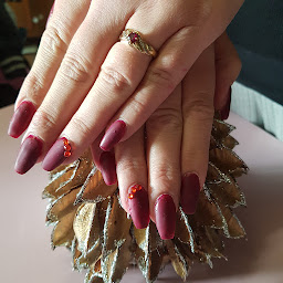 Photo n°15 de Coiffure et ongles domicile. Hedwige HARDY LG à Coteaux-sur-Loire (Salon de coiffure)