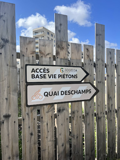 Commerces Deschamps Belvédère Gallery - France