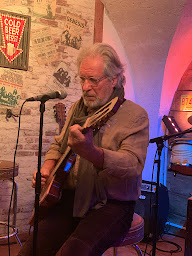 Photo n°13 de VAP N' CLOP / BAR / CBD / scène ouverte musicale à Uzès (Boutique de cigarettes électroniques)