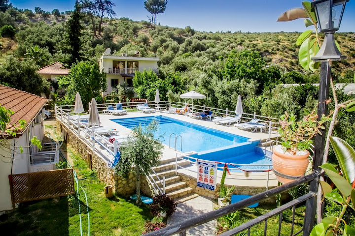 Flower Pension by null