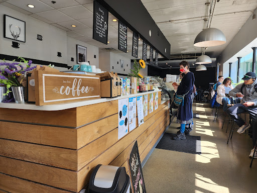 Almendro Cafe - Visual