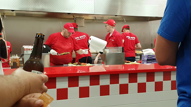 Beoordelingen van Five Guys The Hague in Den Haag - Restaurant