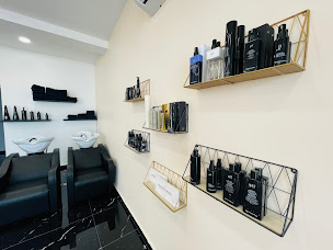 Photo n°12 de ML COIFFURE à San-Giuliano (Barbier)