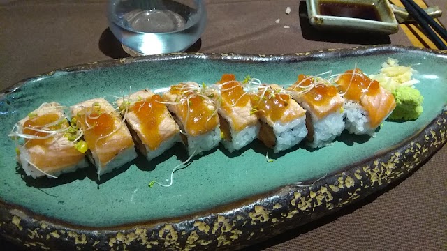Tsukiji Sushi Bar Restaurante