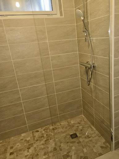 À Andernos, nous avons entièrement refait la salle de...