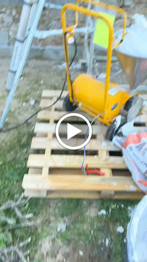 Photo de BKR Solution Habitat - Couvreur rénovation - nettoyage et démoussage toiture à Bellac (87300)
