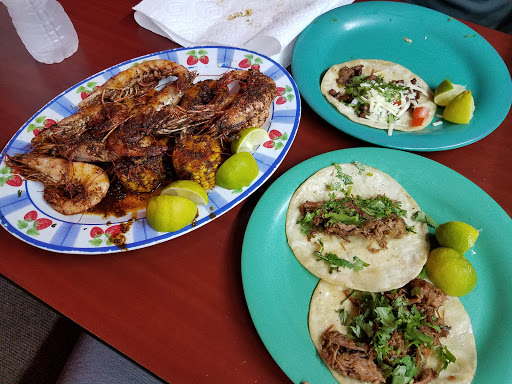 Tres gallos - Visual