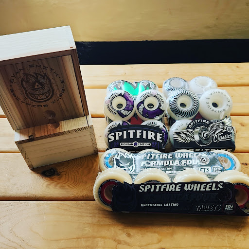 RYNOs Skateboard Shop Company - Thumbnail