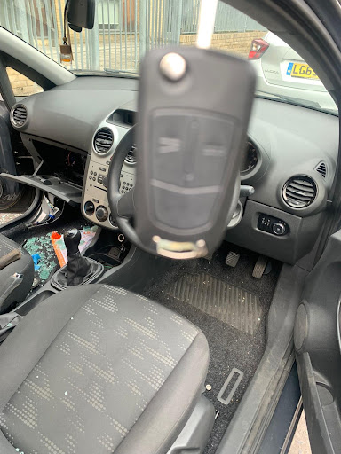 Croydon Locksmith (Affordable Auto locksmith & ECU programming) - Thumbnail