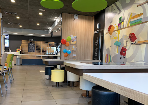 McDonald's Fiumicino Vie del Faro - Thumbnail