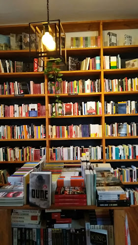 Opiniones de Amazonia - Espacio entre libros en Ciudad de la Costa - Librería