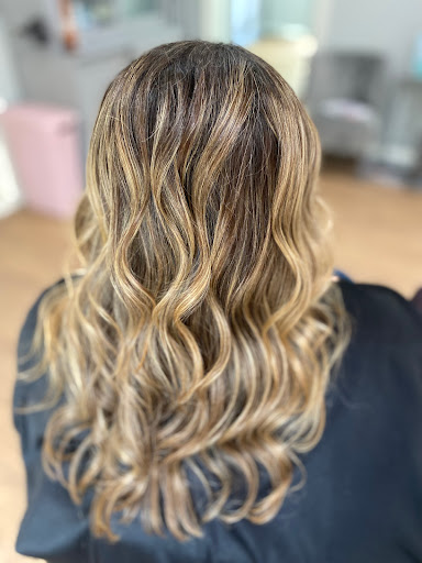 Nickie's Hair Studio LLC - Thumbnail
