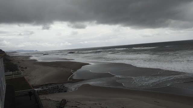 Sandcastle Beachfront Motel