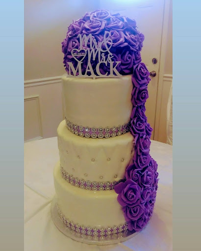 Poor Little Rich Girl Cupcakes & Cake