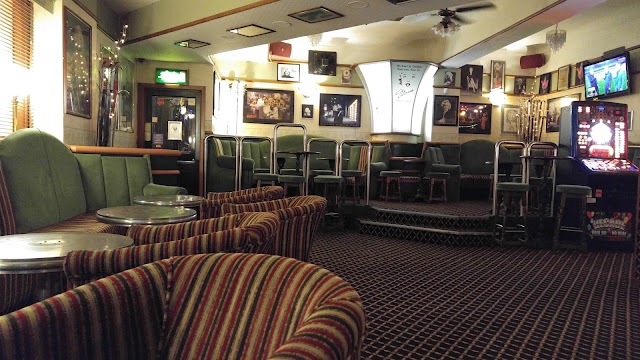 Monroes Hotel
