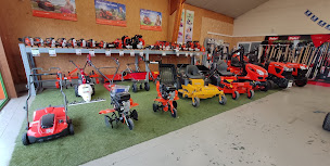 Photo n°24 de RM MOTOCULTURE - SAINT-JOUAN-DES-GUÉRETS - HUSQVARNA à Saint-Jouan-des-Guérets (Atelier de réparation de tracteurs)