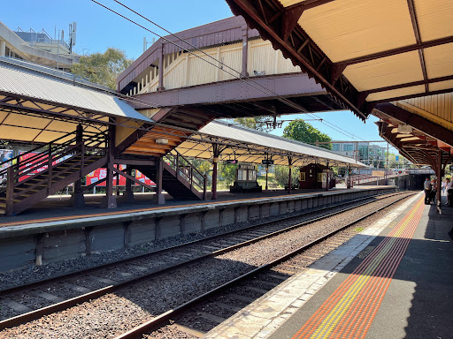 Hawthorn Station Car Park