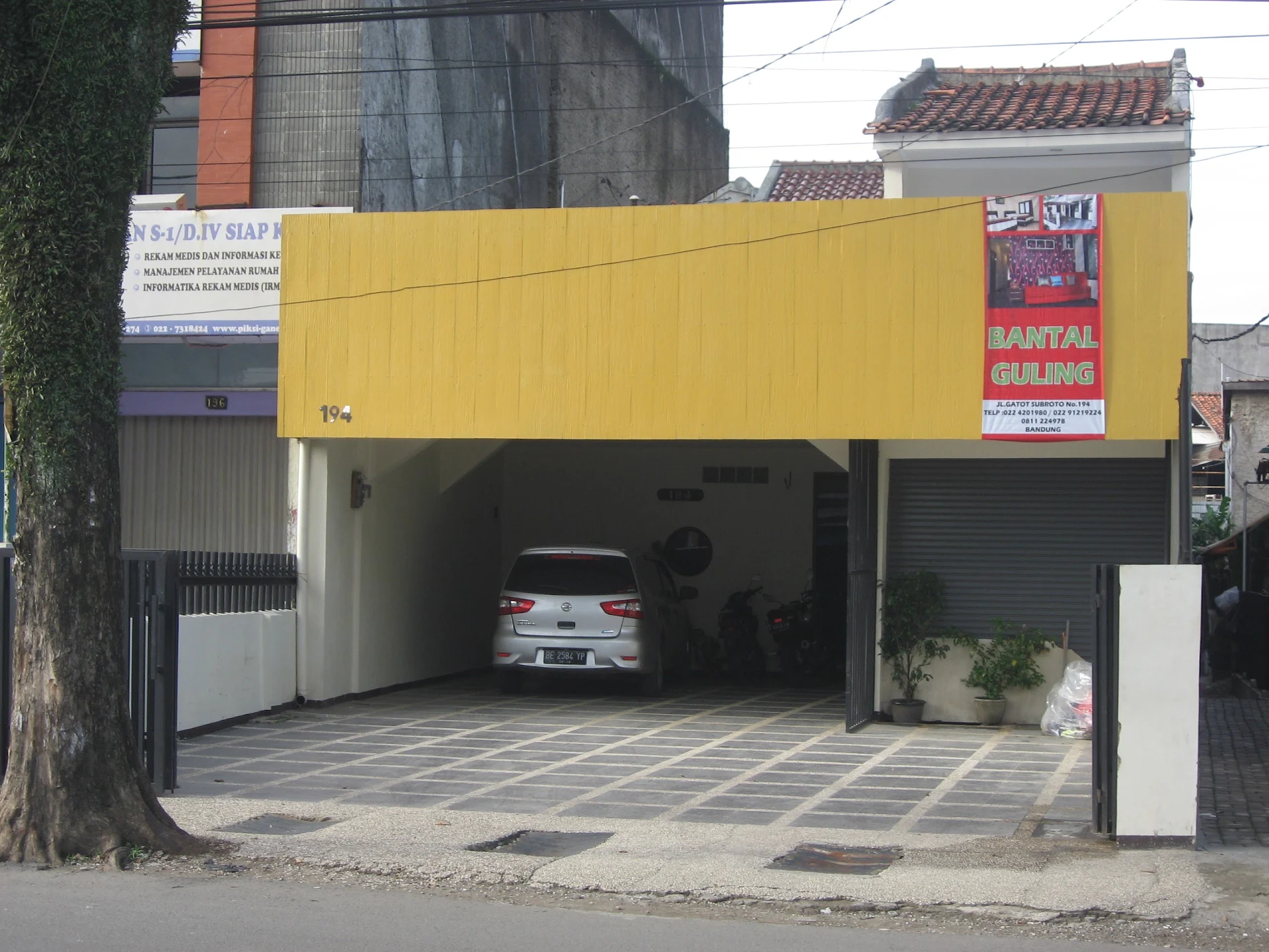 Bantal Guling Guesthouse Trans