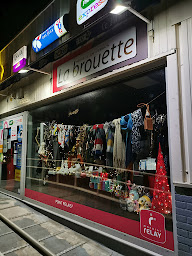 Photo n°12 de Librairie la brouette à Neuville-en-Ferrain (Casier à colis)