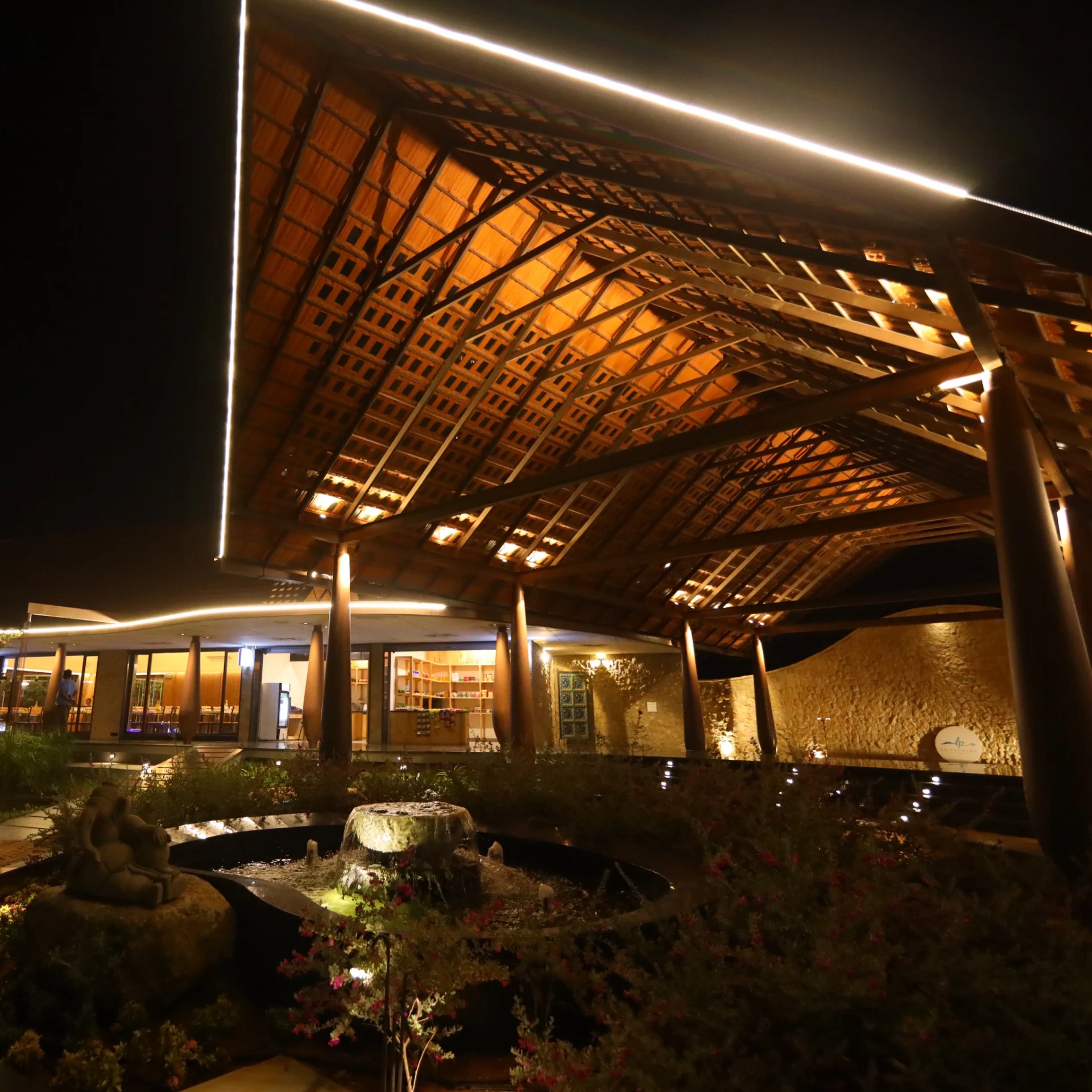 Kfour Apartment & Hotels | Adhivisesham bar