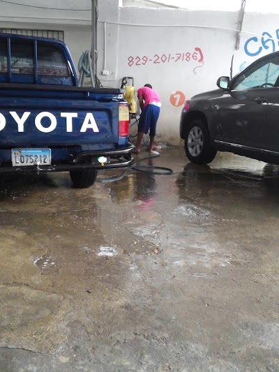 Photos of Car Wash Y Parqueo Marrero