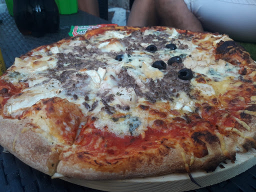 Photo 2 - AROMA PIZZA