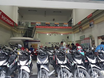 car-dealer