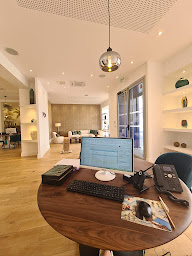 Photo n°3 de Agence de Voyages Club Med Fontainebleau à Fontainebleau (Service de transport)