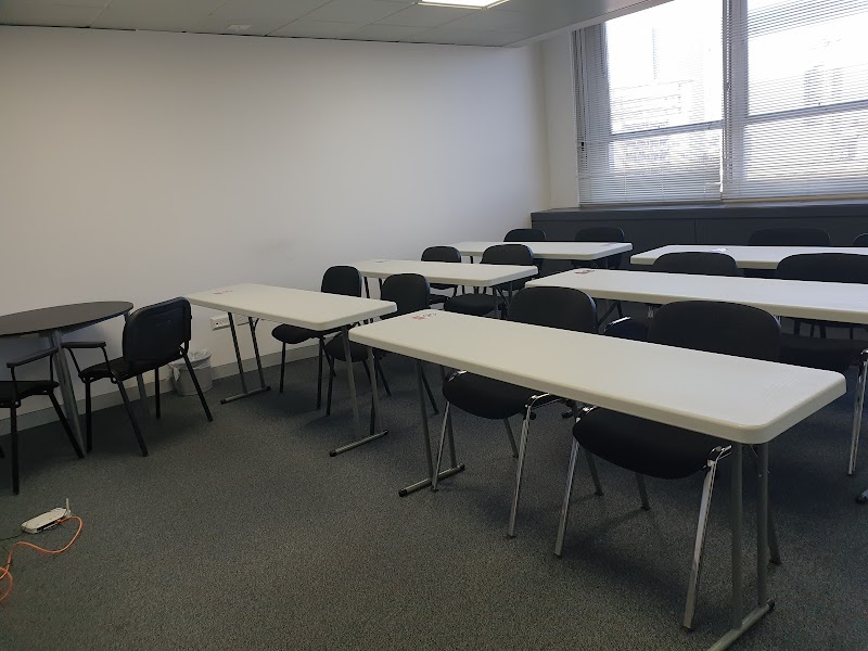 Bizniz Point Stratford photo 2