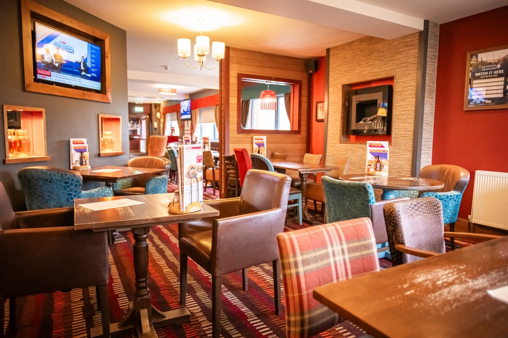 Hungry Horse - Fieldfare