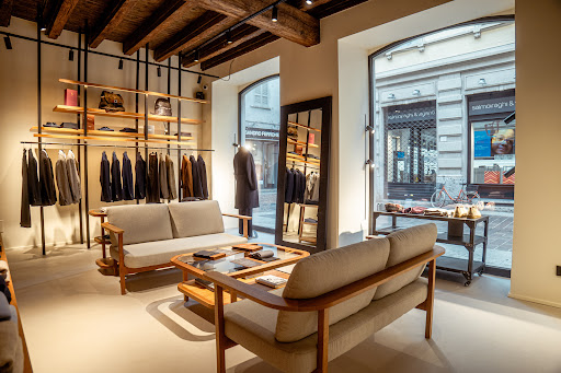RAIMONDO STORE Gallery - Italy