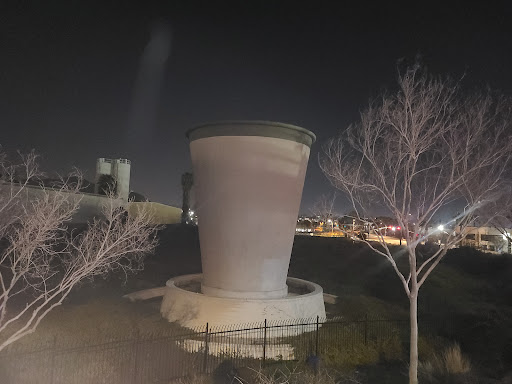 World's Largest Paper Cup - Thumbnail