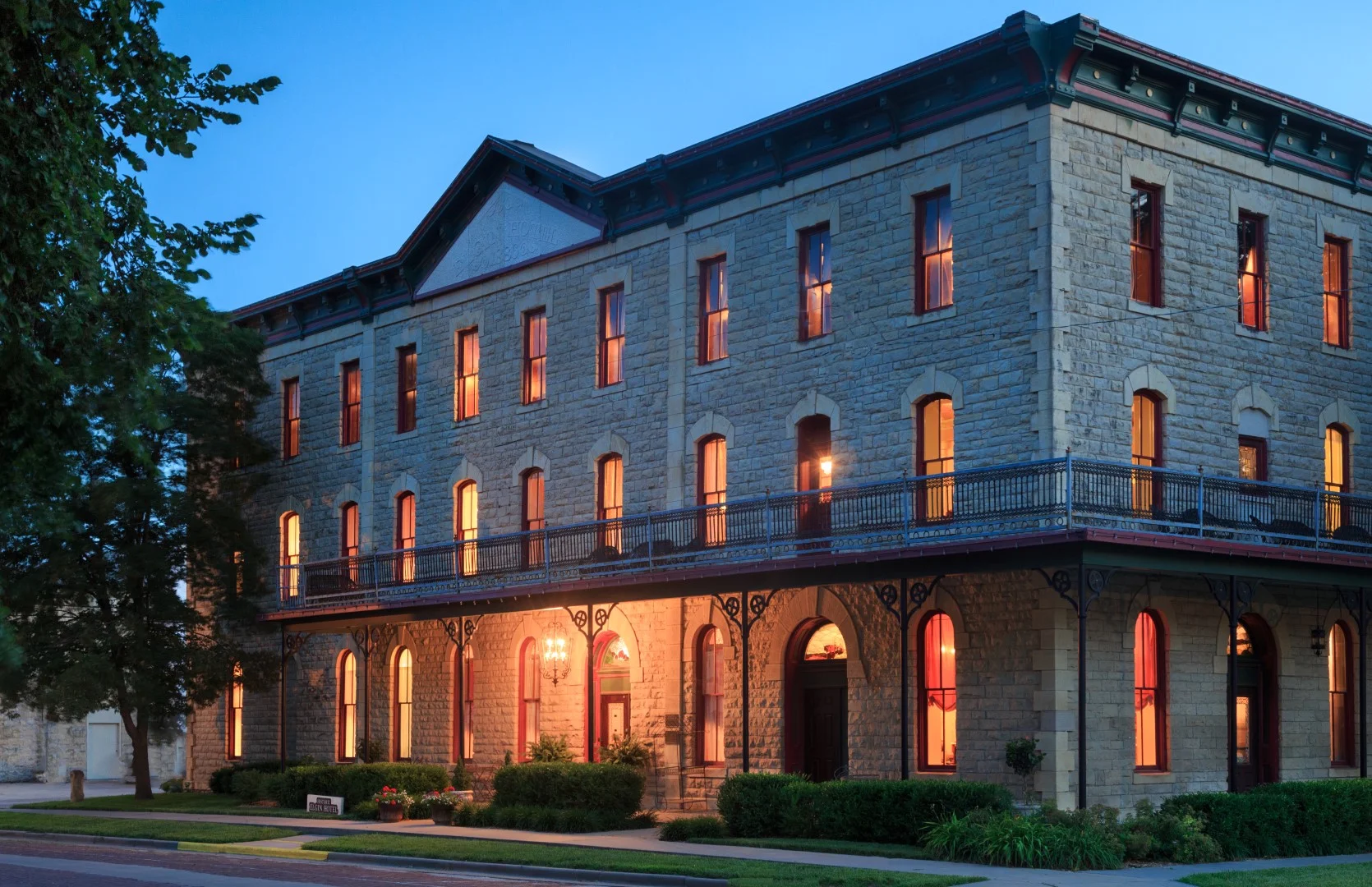 Historic Elgin Hotel