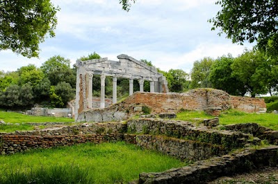 Wander Albania