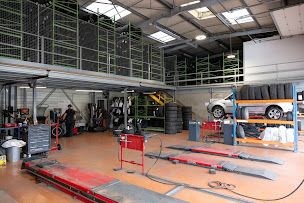 Photo n°3 de IDEAL PNEU FROGES à Froges (Garage automobile)