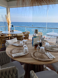 Photo n°42 de Plage Carré Bleu à Cagnes-sur-Mer (Restaurant français)
