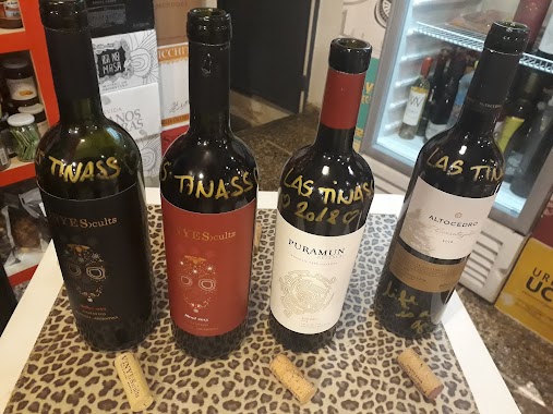 LAS TINASS Depósito Gourmet, Author: MAYRA ORLANDO