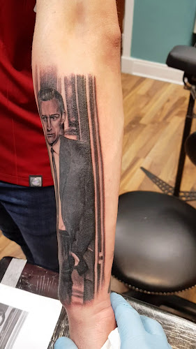Reviews of LUV Ink in Glasgow - Tatoo shop