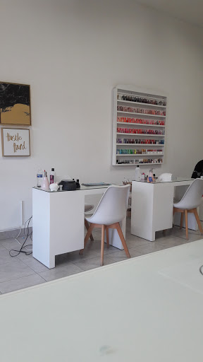 Salon de uñas "White Nail Room" - Thumbnail