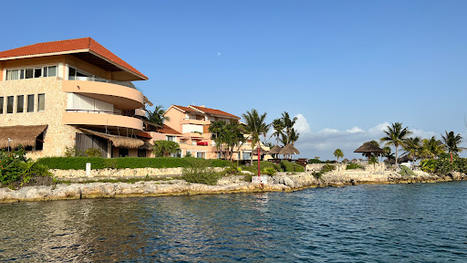 Club de Yates Puerto Aventuras