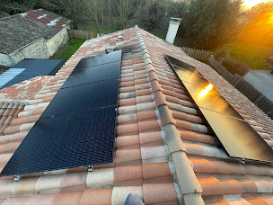 Photo n°16 de HBR-ENERGIES à Coulonges-sur-l'Autize (Usine de panneaux solaires photovoltaïques)