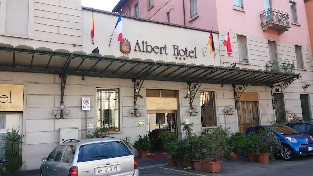 Albert Hotel