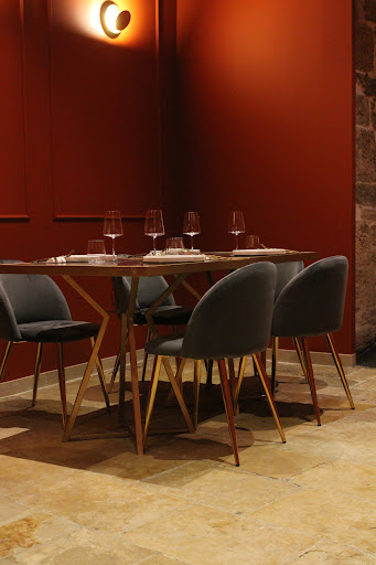 COMUS Restaurant - Visual