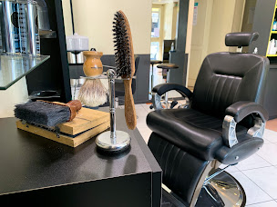 Photo n°6 de R Mode Coiffure à Douvaine (Barbier)